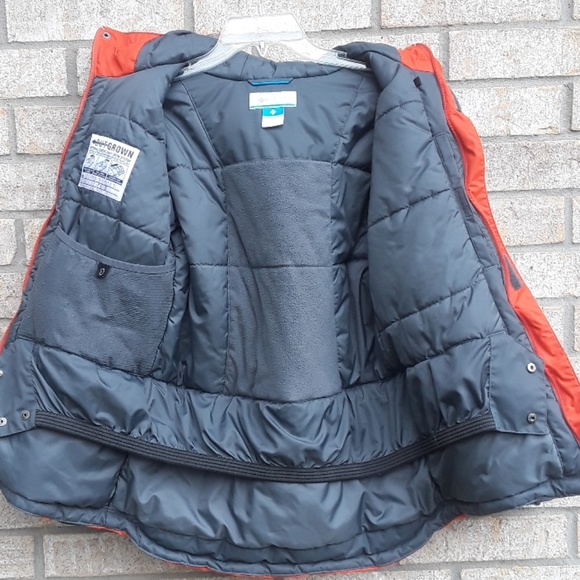 SIZE L. COLUMBIA hooded puffer jacket. - Picture 3 of 8